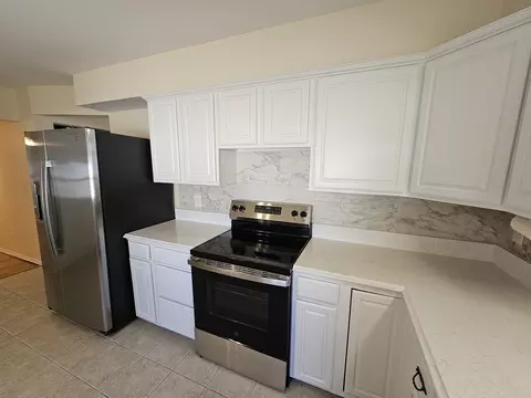 Kitchen - 57 Cherry Dr, Mount Vernon, IL 62864 photo 2 of 4