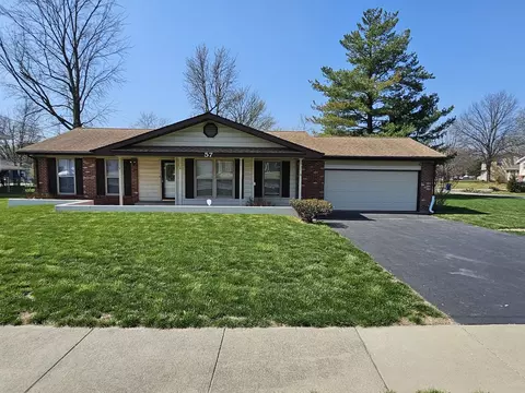 Exterior - 57 Cherry Dr, Mount Vernon, IL 62864 photo 4 of 11