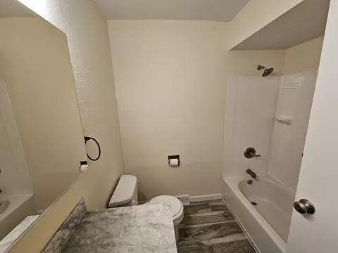 Bath - 57 Cherry Dr, Mount Vernon, IL 62864 photo 2 of 4