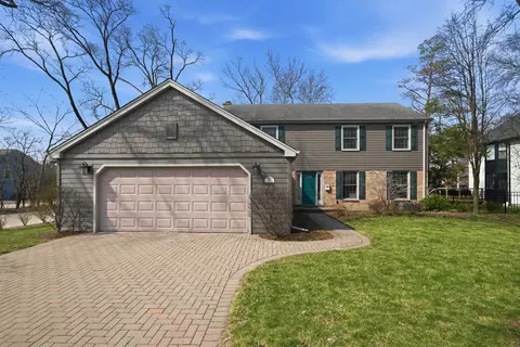402 Locust Pl, Deerfield, IL 60015