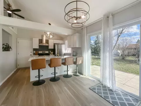 Kitchen - 5505 W Shore Dr, Mchenry, IL 60050 photo 2 of 3