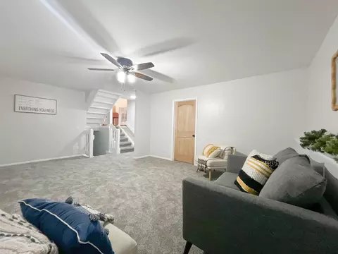 Living - 5505 W Shore Dr, Mchenry, IL 60050 photo 3 of 4