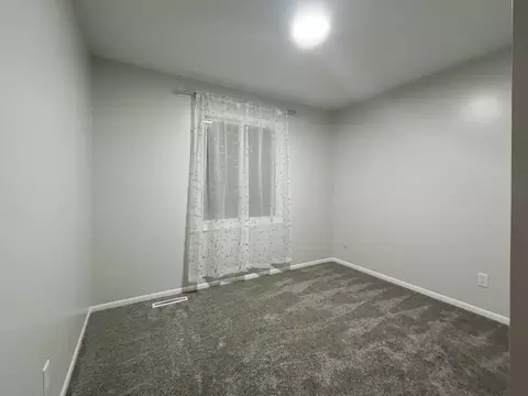 Bedroom - 5505 W Shore Dr, Mchenry, IL 60050 photo 3 of 3