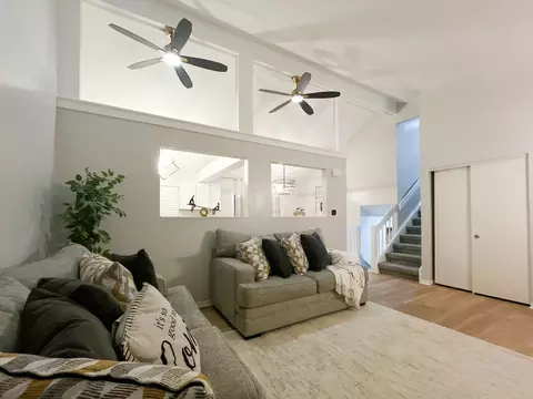 Living - 5505 W Shore Dr, Mchenry, IL 60050 photo 2 of 4