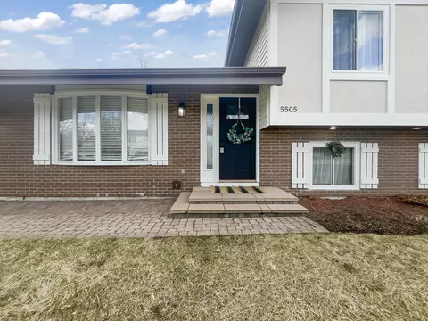 Exterior - 5505 W Shore Dr, Mchenry, IL 60050 photo 3 of 6