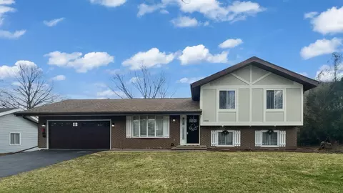 5505 W Shore Dr, Mchenry, IL 60050