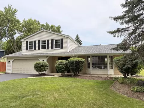 1554 Chickasaw Dr, Naperville, IL 60563
