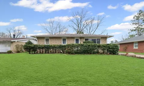 1005 S Country Squire Dr, Urbana, IL 61802