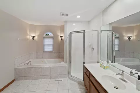 Bath - 24027 Douglas Dr, Plainfield, IL 60585 photo 1 of 4