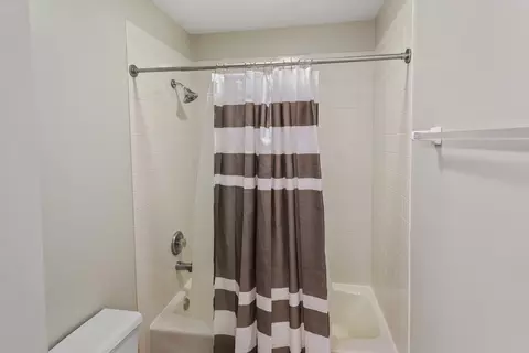 Bath - 24027 Douglas Dr, Plainfield, IL 60585 photo 3 of 4