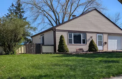 16 Afton Dr, Montgomery, IL 60538