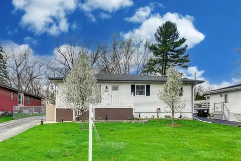 4318 Sioux Ln, Mchenry, IL 60050