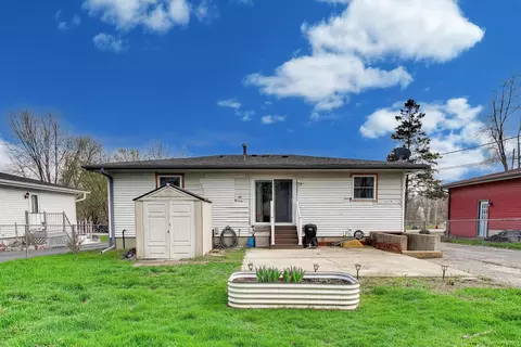 Exterior - 4318 Sioux Ln, Mchenry, IL 60050 photo 2 of 4