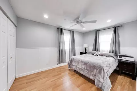 Bedroom - 4318 Sioux Ln, Mchenry, IL 60050 photo 1 of 3