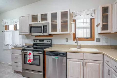 Kitchen - 4231 26th Ave #0, Moline, IL 61265 photo 1 of 3