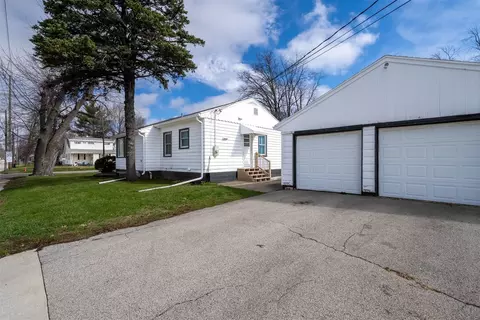 Exterior - 739 Hale St, Normal, IL 61761 photo 3 of 4