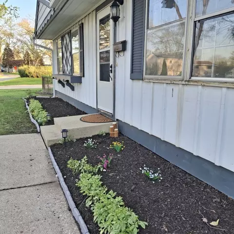 644 Briar Rd, Wauconda, IL 60084