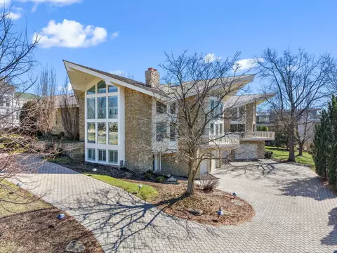 1916 Midwest Club Pkwy, Oak Brook, IL 60523