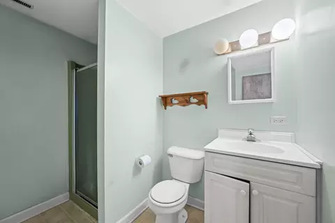 Bath - 3610 Pheasant Dr, Rolling Meadows, IL 60008 photo 2 of 3