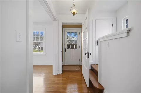 Entry Way - 503 E Chestnut St, Bloomington, IL 61701 photo 1 of 1