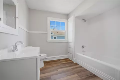 Bath - 503 E Chestnut St, Bloomington, IL 61701 photo 2 of 3