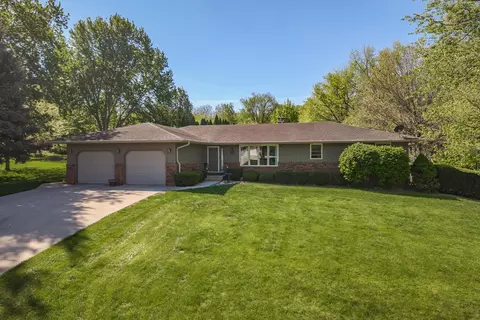 9305 Regal Ct, Bloomington, IL 61705
