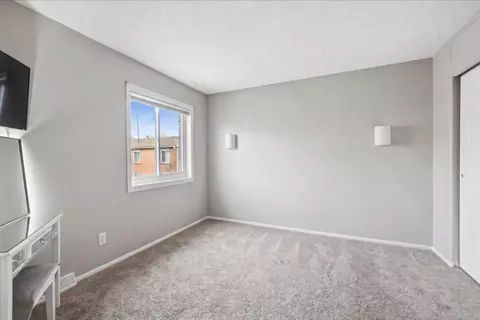 Bedroom - 1317 Monomoy St #E, Aurora, IL 60506 photo 2 of 4