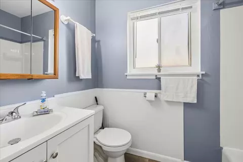 Bath - 1317 Monomoy St #E, Aurora, IL 60506 photo 2 of 2
