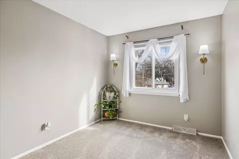 Bedroom - 1317 Monomoy St #E, Aurora, IL 60506 photo 3 of 4