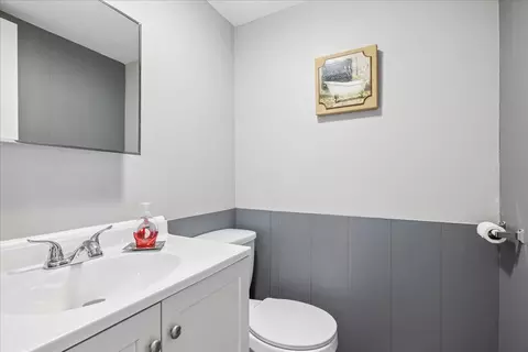 Bath - 1317 Monomoy St #E, Aurora, IL 60506 photo 1 of 2