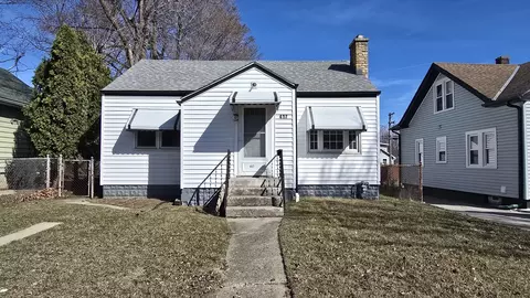 417 S Lewis Ave, Waukegan, IL 60085