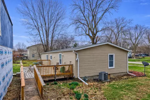 Exterior - 133 South St, Seneca, IL 61360 photo 1 of 4