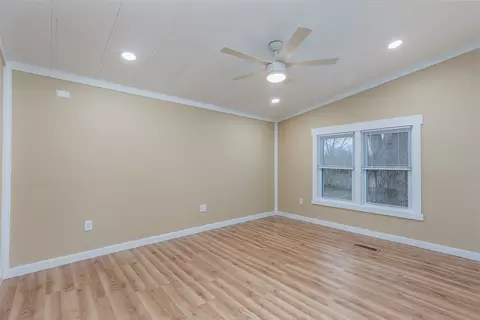 Living - 133 South St, Seneca, IL 61360 photo 2 of 2