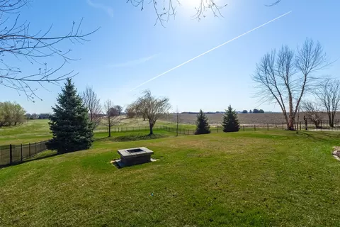Exterior - 1007 S 8th St, Eldridge, IA 52748 photo 7 of 7