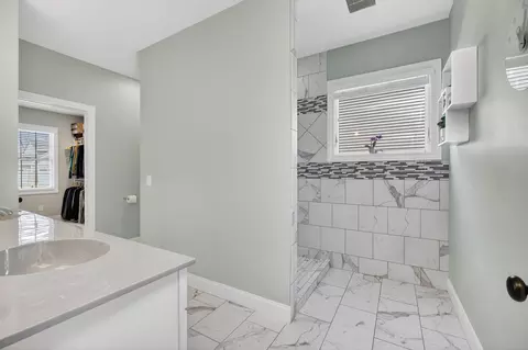 Bath - 1007 S 8th St, Eldridge, IA 52748 photo 1 of 8
