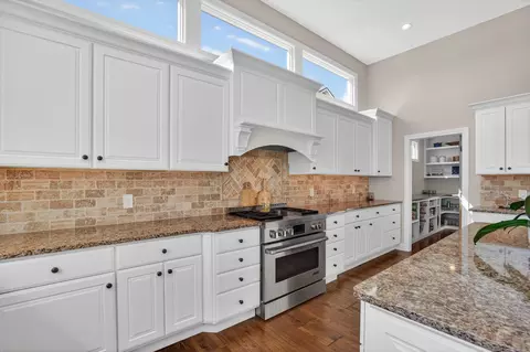 Kitchen - 1007 S 8th St, Eldridge, IA 52748 photo 6 of 7