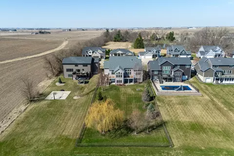 View/Area - 1007 S 8th St, Eldridge, IA 52748 photo 1 of 1