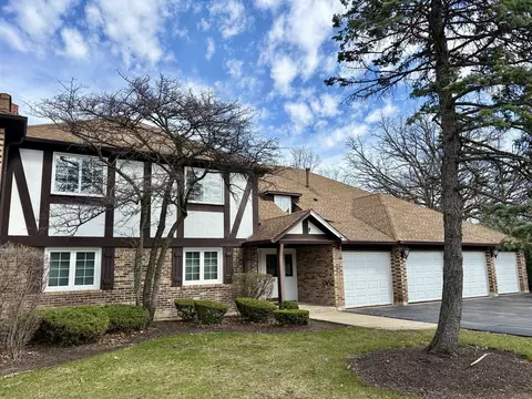 5806 Wolf Rd # A, Western Springs, IL 60558