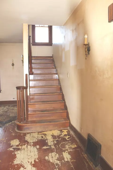 Entry Way - 804 E 4th St E, Centralia, IL 62801 photo 3 of 3