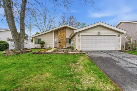 1640 E Andover Dr, Hanover Park, IL 60133