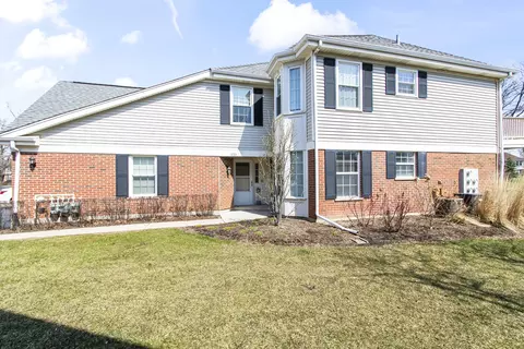 1233 S Wellington Ct, Buffalo Grove, IL 60089