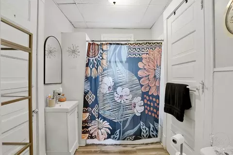 Bath - 265 S Washington Ave, Kankakee, IL 60901 photo 1 of 2