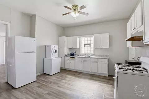 Kitchen - 265 S Washington Ave, Kankakee, IL 60901 photo 2 of 2
