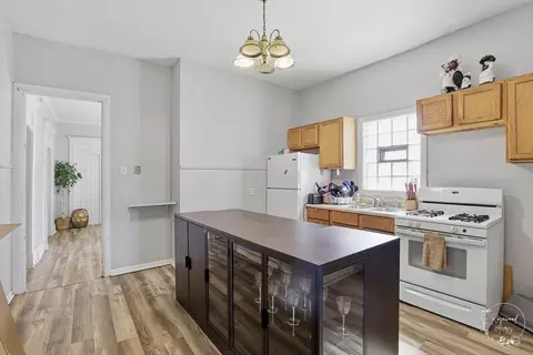 Kitchen - 265 S Washington Ave, Kankakee, IL 60901 photo 1 of 2