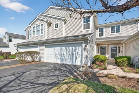 6923 Clearwater Dr #CM04-2, Plainfield, IL 60586