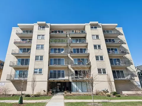 215 Marengo Ave #3A, Forest Park, IL 60130