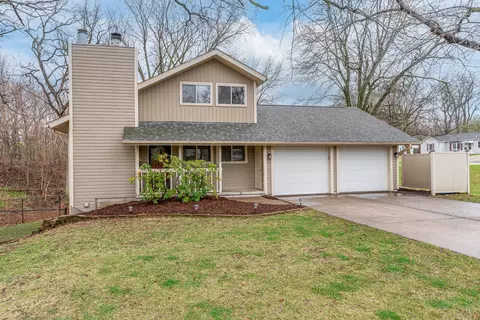 5302 32nd Ave, Moline, IL 61265