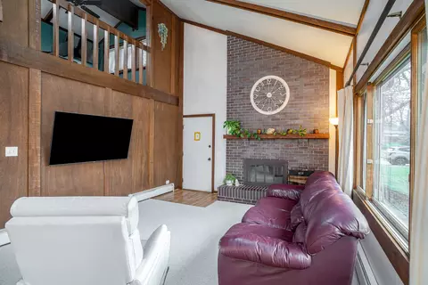 Living - 5302 32nd Ave, Moline, IL 61265 photo 2 of 4
