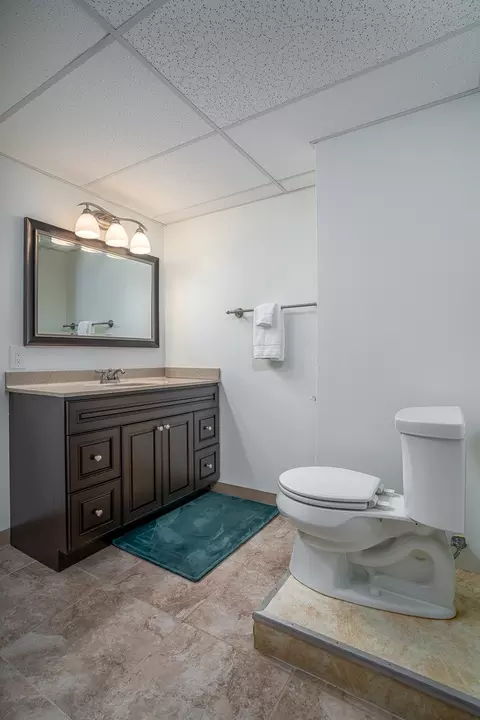 Bath - 5302 32nd Ave, Moline, IL 61265 photo 3 of 3