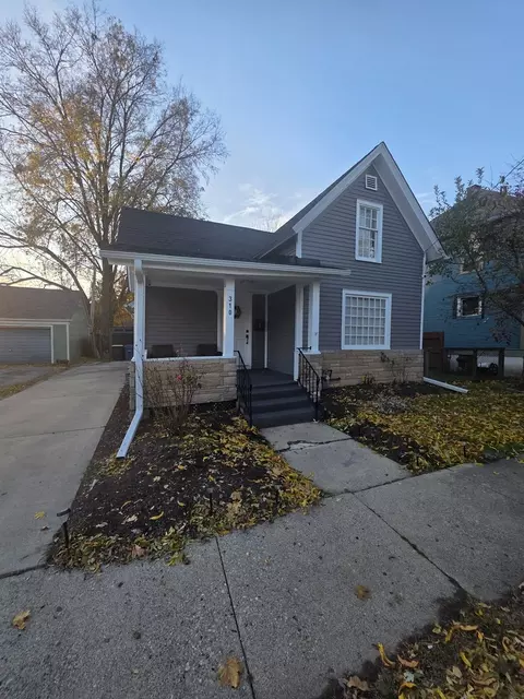 310 N Chestnut St, Aurora, IL 60506